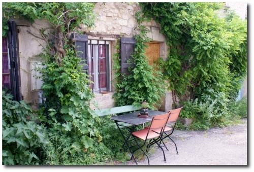 Stone village house for sale near Apt en Provence